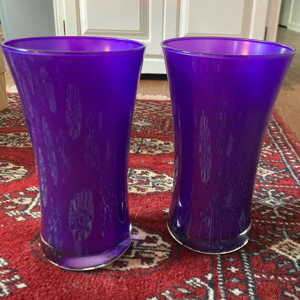 ONE STUNNING Shade of PURPLE Glass Vases 9 x 5.5” Vase